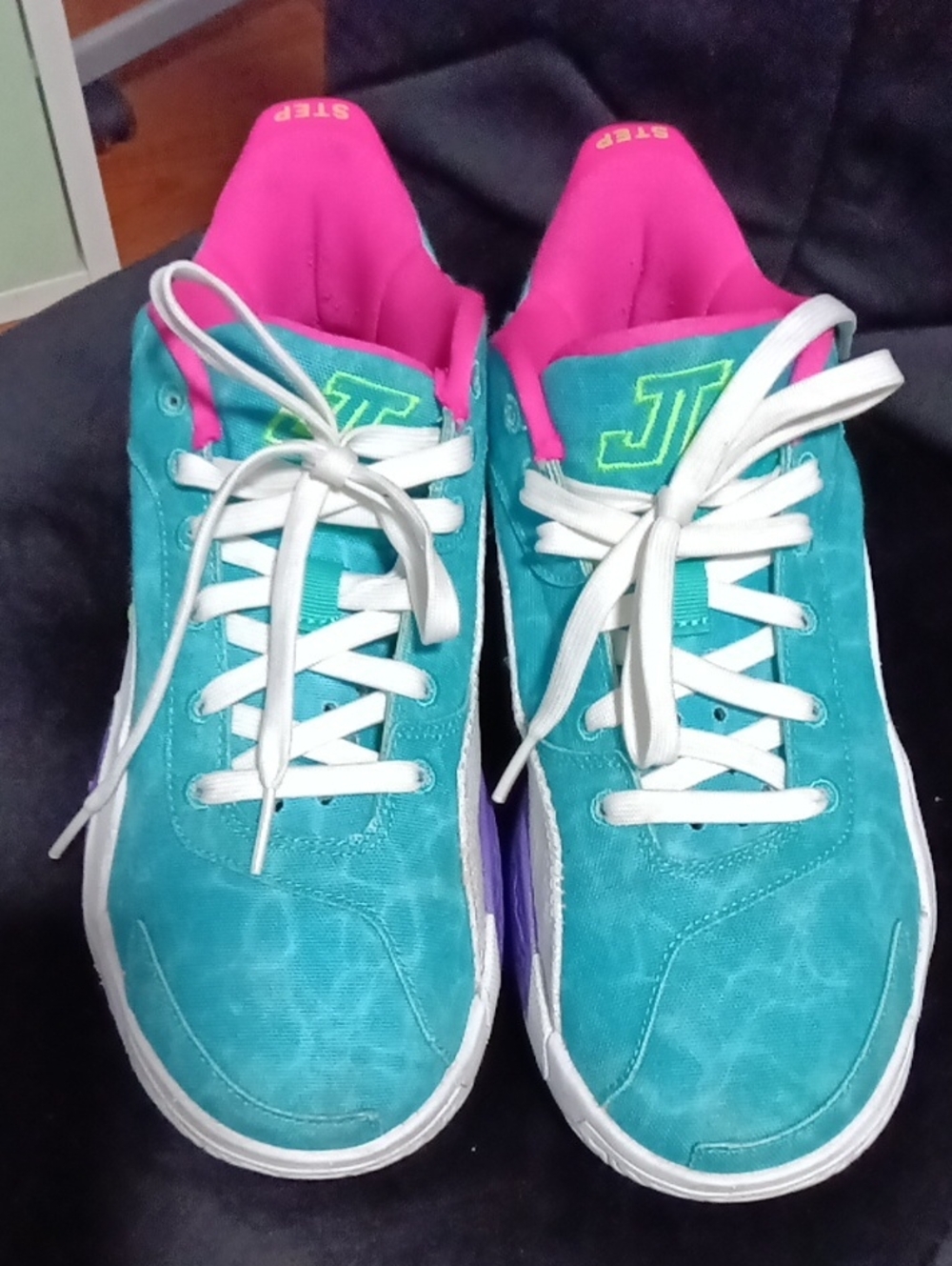 Jordan Women's Teal and Pink Low-Top Sneakers